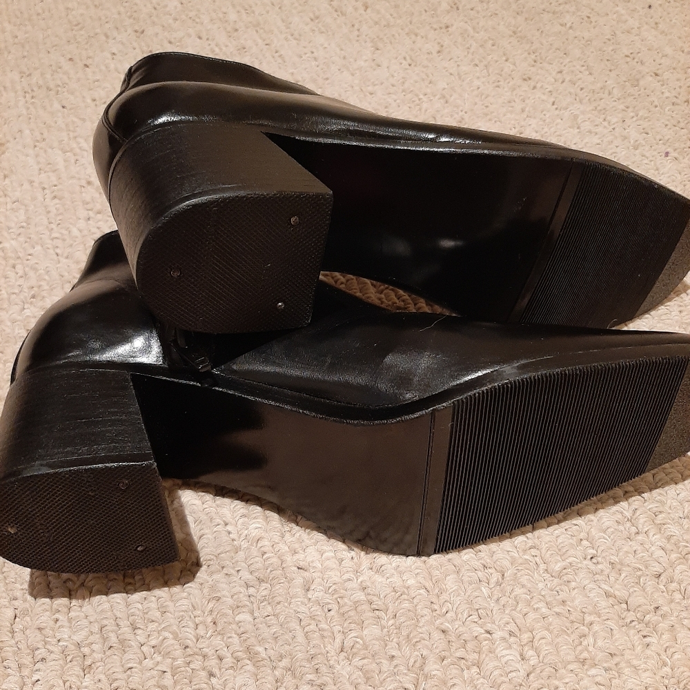 Classy Boots - Picture 3 of 4